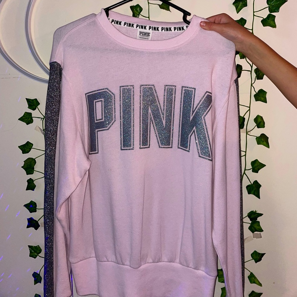 💖 VS Pink glitter crewneck
